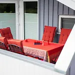 4 Personen Ebenerdiges, Barrierefreies In Erster Reihe Zum In *