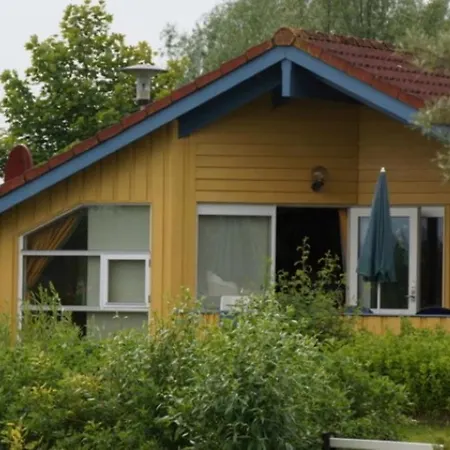 4 Personen Ebenerdiges, Barrierefreies In Erster Reihe Zum In Ferienhaus *