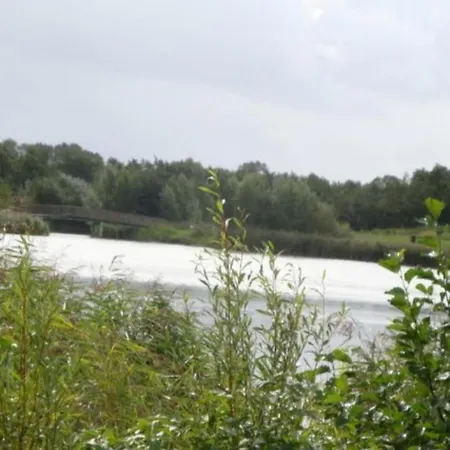 4 Personen Ebenerdiges, Barrierefreies In Erster Reihe Zum In *